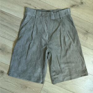 Amina Blu Suede Beige Womens Bermuda Shorts size 4